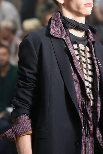 Look 76